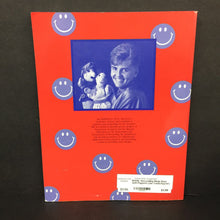 Load image into Gallery viewer, Storytelling Made Easy with Puppets (Jan VanSchuyver) -activity paperback
