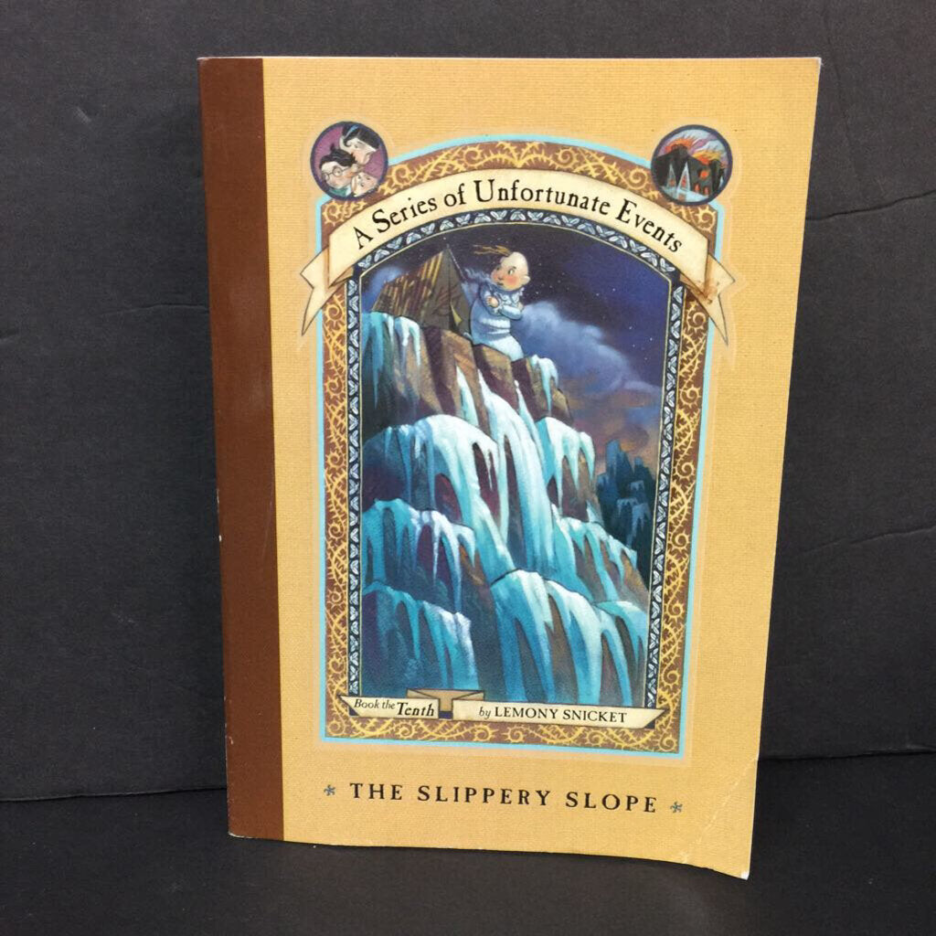 The Slippery Slope (A Series of Unfortunate Events) (Lemony Snicket) -series paperback