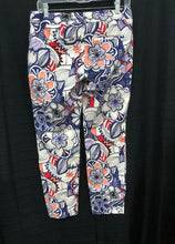 Load image into Gallery viewer, Floral Columnist Ankle Pants
