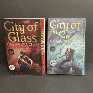 (13+) The Mortal Instruments Box Set (Cassandra Clare) (Mortal Instruments / Shadowhunters) -series paperback