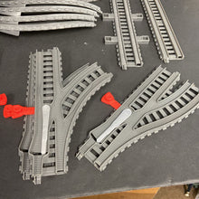 Load image into Gallery viewer, 19pc Plastic Train Tracks Set
