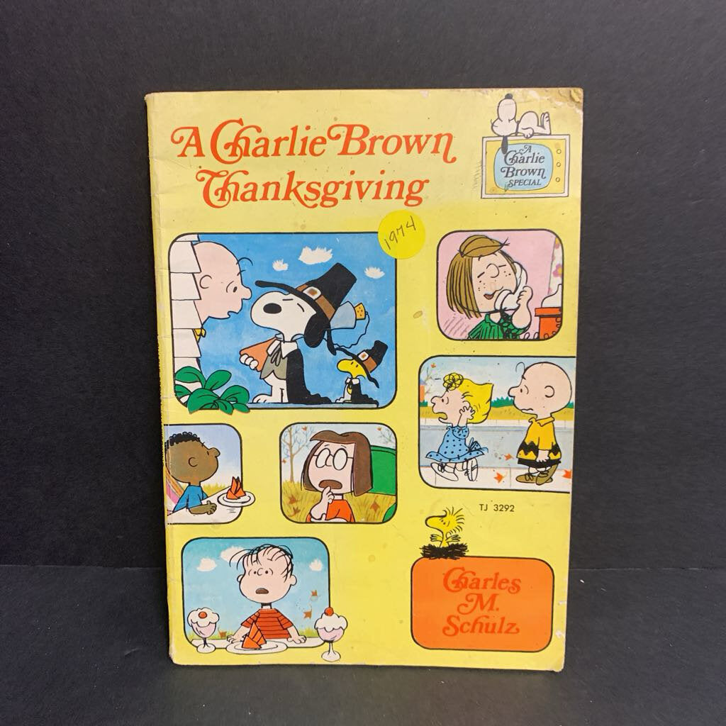 A Charlie Brown Thanksgiving (Vintage Collectible 1974) (Season: Fall, Holiday) (Charles M. Schulz) -character paperback