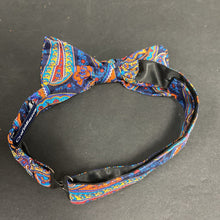 Load image into Gallery viewer, Boys Paisley Clip On Bowtie
