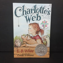 Load image into Gallery viewer, Charlotte&#39;s Web (E.B. White) (Harper Cover) -classic chapter paperback
