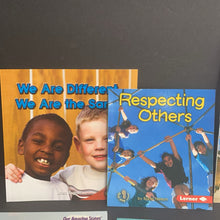 Load image into Gallery viewer, Houghton Mifflin Harcourt North Carolina Social Studies Variety Pack Readers (USA) -educational reader paperback
