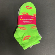 Load image into Gallery viewer, 3pk Girls Lip Print Socks (NEW)
