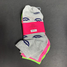 Load image into Gallery viewer, 3pk Girls Lip Print Socks (NEW)
