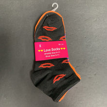 Load image into Gallery viewer, 3pk Girls Lip Print Socks (NEW)
