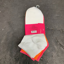 Load image into Gallery viewer, 3pk Girls Socks (NEW)
