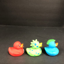 Load image into Gallery viewer, 3pk Bath Ducks
