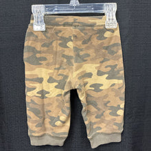 Load image into Gallery viewer, Camo Pants
