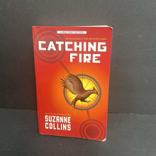 Load image into Gallery viewer, Catching Fire: Large Print Edition (The Hunger Games) (Suzanne Collins) -series paperback
