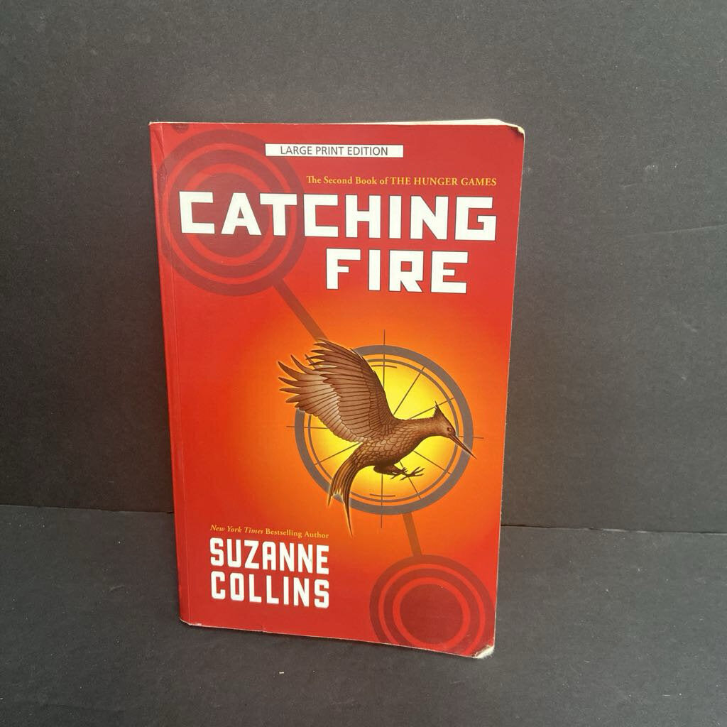 Catching Fire: Large Print Edition (The Hunger Games) (Suzanne Collins) -series paperback