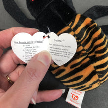 Load image into Gallery viewer, Spinner the Spider Beanie Baby
