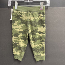 Load image into Gallery viewer, Camo Sweat Pants
