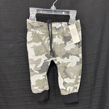 Load image into Gallery viewer, Camo Pants
