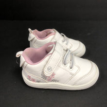 Load image into Gallery viewer, Girls Flower Sneakers
