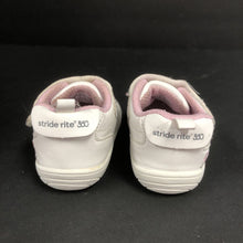 Load image into Gallery viewer, Girls Flower Sneakers
