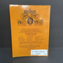 Load image into Gallery viewer, Arthur&#39;s Thanksgiving (Marc Brown) (Season: Fall, Holiday: Thanksgiving) -character paperback
