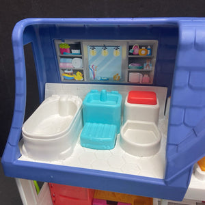 Friends Together Playhouse w/Figures Battery Operated