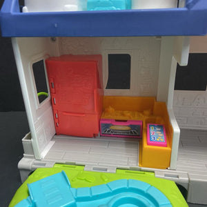 Friends Together Playhouse w/Figures Battery Operated