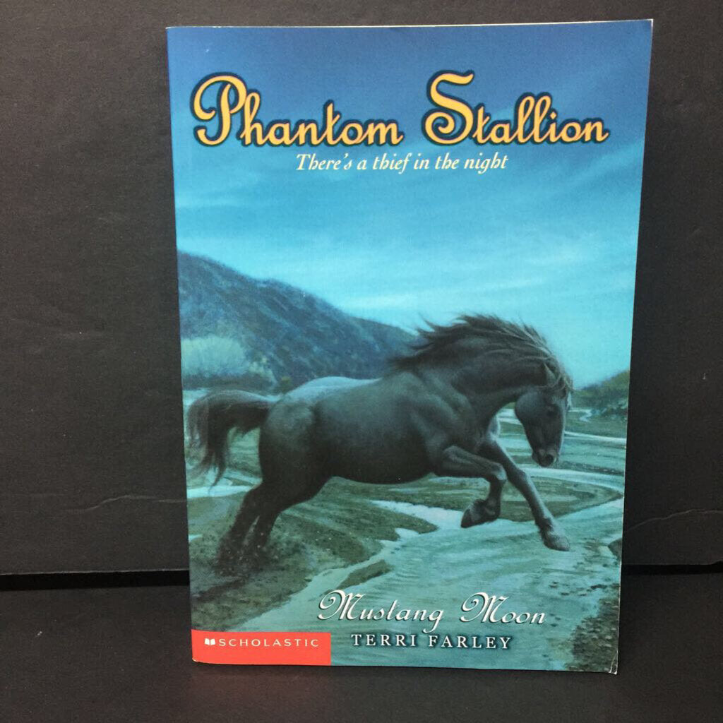 Mustang Moon (Phantom Stallion) (Terri Farley) -series paperback