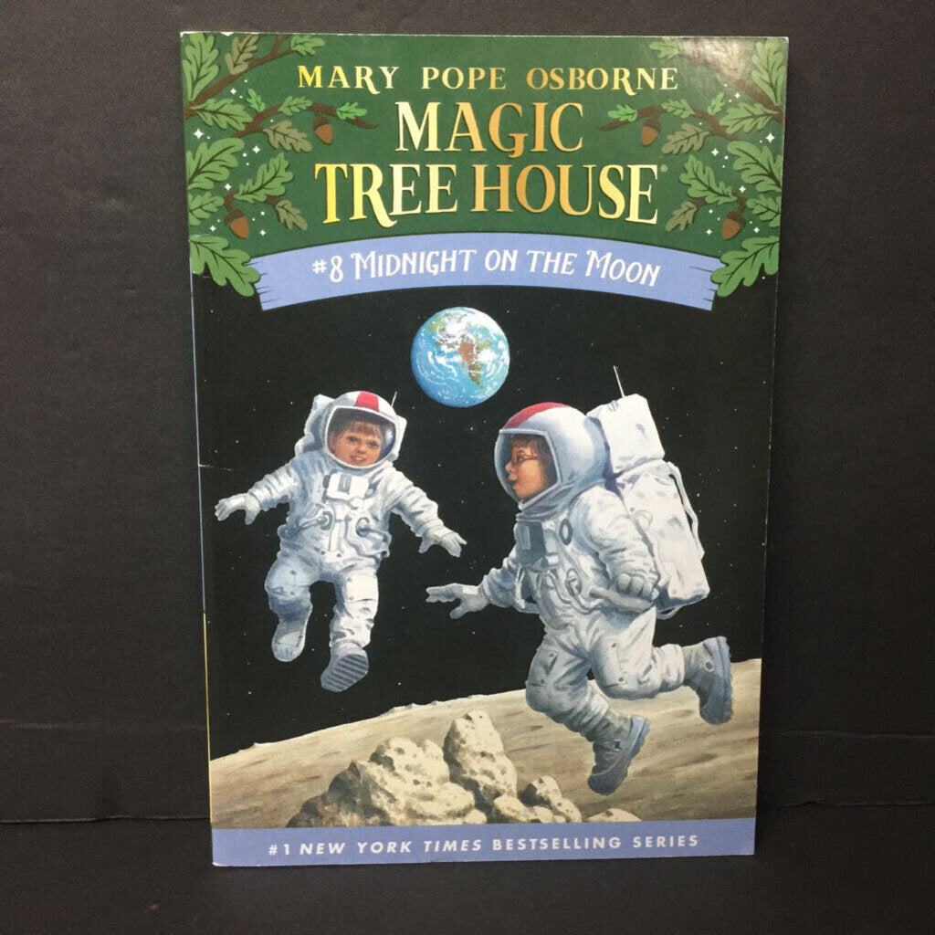 Midnight on the Moon (Magic Tree House) (Mary Pope Osborne) -series paperback