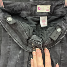 Load image into Gallery viewer, Distressed Denim Pants
