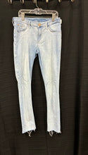 Load image into Gallery viewer, Distressed Denim Pants
