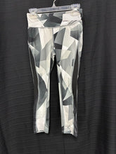 Load image into Gallery viewer, Patterned Leggings
