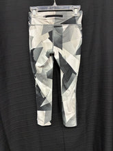 Load image into Gallery viewer, Patterned Leggings
