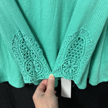 Load image into Gallery viewer, Lace Pocket Top
