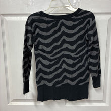 Load image into Gallery viewer, Swirl Pattern Sweater
