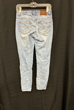 Load image into Gallery viewer, Distressed Denim Pants
