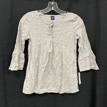 Load image into Gallery viewer, Flower Button Top
