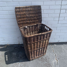 Load image into Gallery viewer, whicker basket
