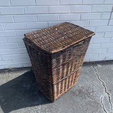Load image into Gallery viewer, whicker basket
