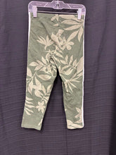 Load image into Gallery viewer, Leaf Print Leggings
