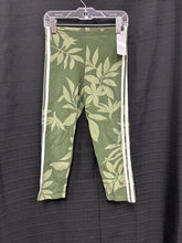 Load image into Gallery viewer, Leaf Print Leggings
