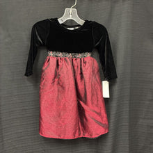 Load image into Gallery viewer, Velvet Flower Dress
