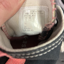 Load image into Gallery viewer, Girls High Top Sneakers
