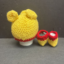 Load image into Gallery viewer, Knit Pooh Hat &amp; Booties Newborn Photography Props Set Disney
