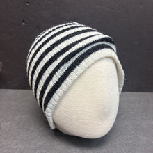 Load image into Gallery viewer, Boys Striped Knit Hat

