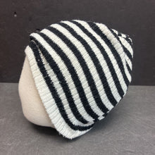 Load image into Gallery viewer, Boys Striped Knit Hat
