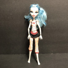 Load image into Gallery viewer, Dead Tired Ghoulia Yelps Doll
