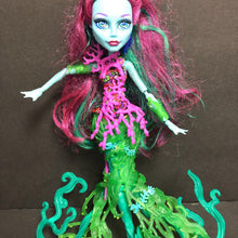 Load image into Gallery viewer, Great Scarrier Reef Posea Reef Doll
