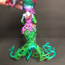 Load image into Gallery viewer, Great Scarrier Reef Posea Reef Doll
