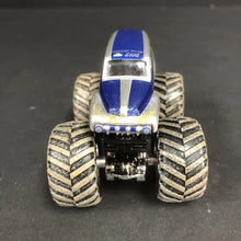 Load image into Gallery viewer, Grave Digger the Legend Monster Truck
