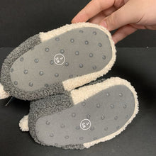 Load image into Gallery viewer, Boys Dog Slippers (NEW)
