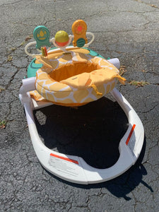 Portable Giraffe Sit me Up Seat w/ Snack Tray and Toy Bar